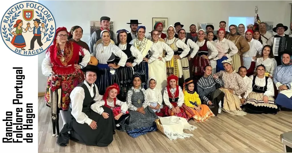 Rancho Folclore Portugal de Hagen em trajes tradicionais portugueses a dançar